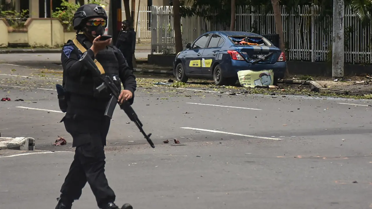 Suasana Mencekam Gereja Katedral Makassar Usai Ledakan Bom