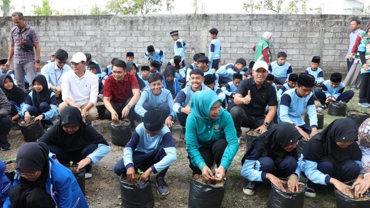Gerakan Tanam Cabai Lombok Tengah: Besti, Solusi Inflasi dari Lingkungan Sekolah