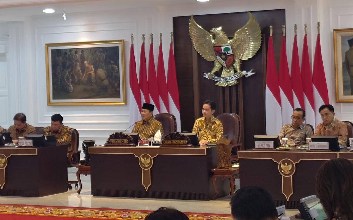 Presiden Prabowo pimpin sidang kabinet perdana