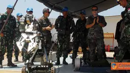 Citizen6, Lebanon: “ Join Training Explosive Ordnance Device (EOD) ” dimediasi oleh  perwakilan EODCC Sektor Timur UNIFIL, Mayor Mar Bambang Dillianto. Kegiatan dilanjutkan dengan demonstrasi perlengkapan khusus Spanbatt.(Pengirim: Badarudin Bakri)