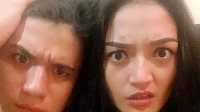 Siti Badriah dan James Thomas