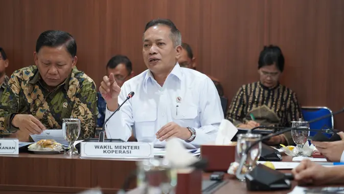    Koperasi Merah Putih Meledak! Wamenkop Klaim Hampir 17 Ribu Terbentuk   Ambisius! Koperasi Merah Putih Sentuh Angka 17 Ribu, Apa Selanjutnya?   Fenomena Koperasi Merah Putih: Dari Mimpi Jadi Kenyataan, Hampir 17 Ribu Terbentuk!   Wamenkop Ungkap Kejutan: Koperasi