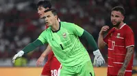 Kiper Timnas Indonesia, Emil Audero, tampil impresif saat timnya meraih kemenangan 3-0 atas Oman pada FIFA Matchday periode Juni 2026 di Stadion Utama Gelora Bung Karno, Jakarta, Jumat (05/06/2026) malam WIB. (Bola.com/Abdul Aziz)