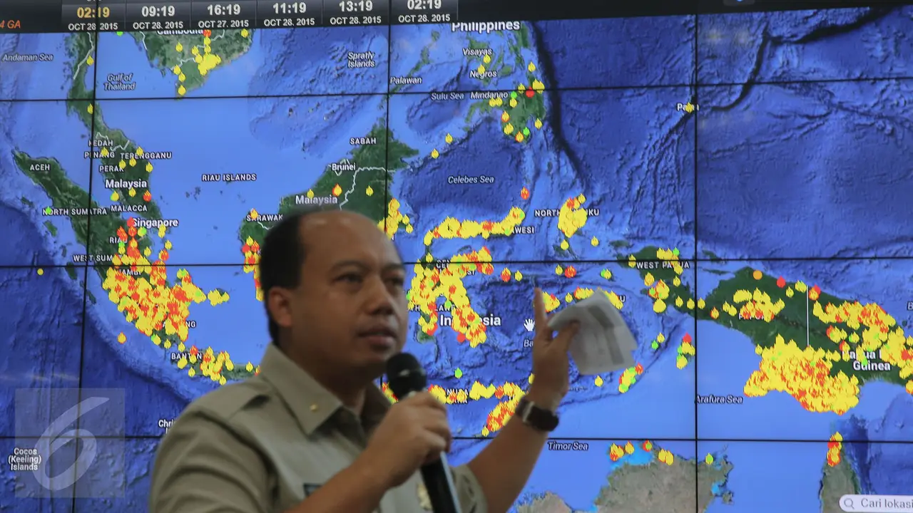 20151028-Atasi Bencana Asap, Menko Luhut Video Conference dengan Pejabat Riau dan Palembang-Jakarta