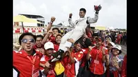 Tim Semar Urban UGM Indonesia rayakan kemenangan di ajang Shell Eco-marathon Driver’s World Championsip Asia 2018. (Shell)
