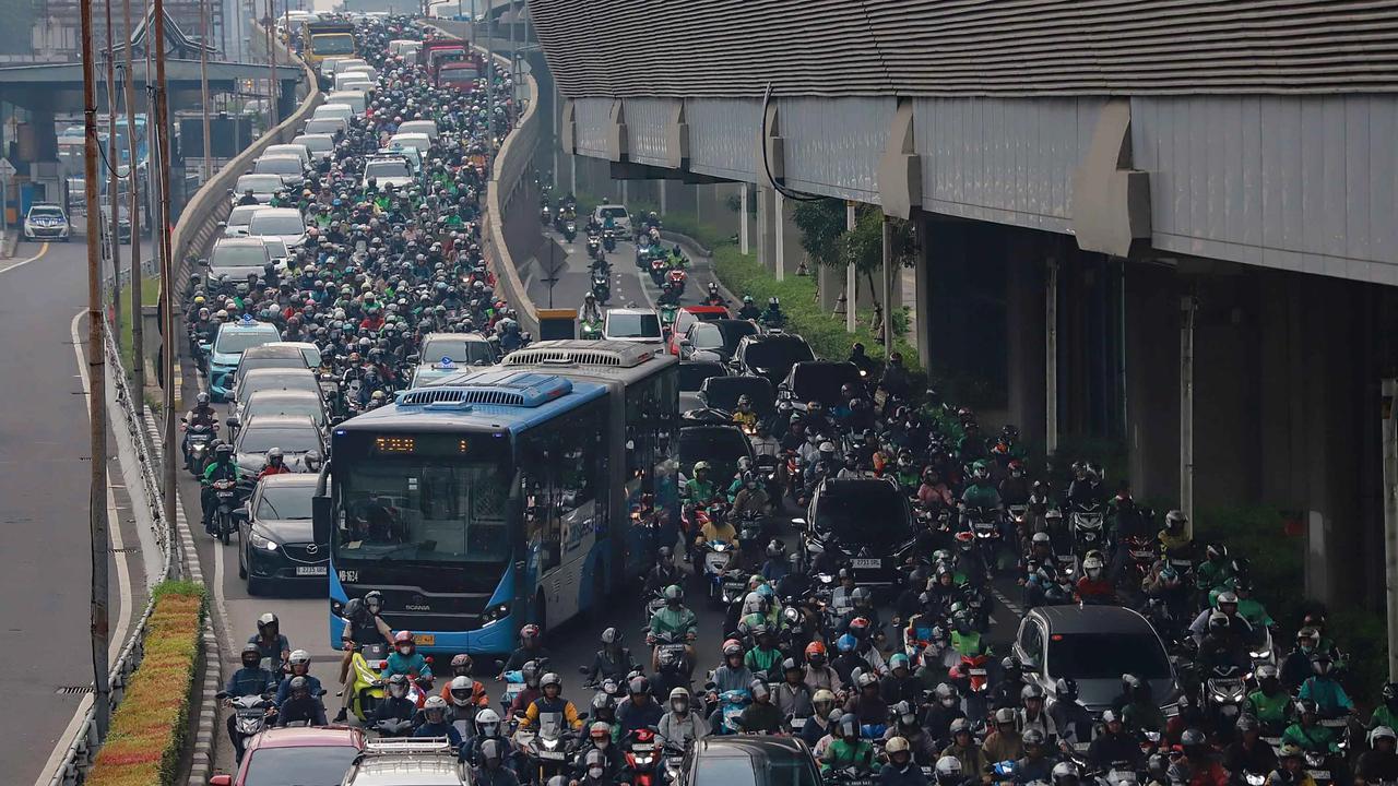 FOTO: Jakarta Kembali Macet di Hari Pertama Kerja dan Sekolah 2026