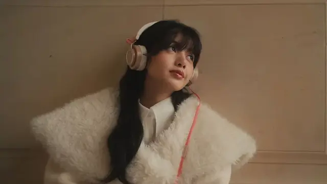 Lisa Blackpink setelah 9 bulan akhirnya mengunggah video baru di YouTube pribadinya