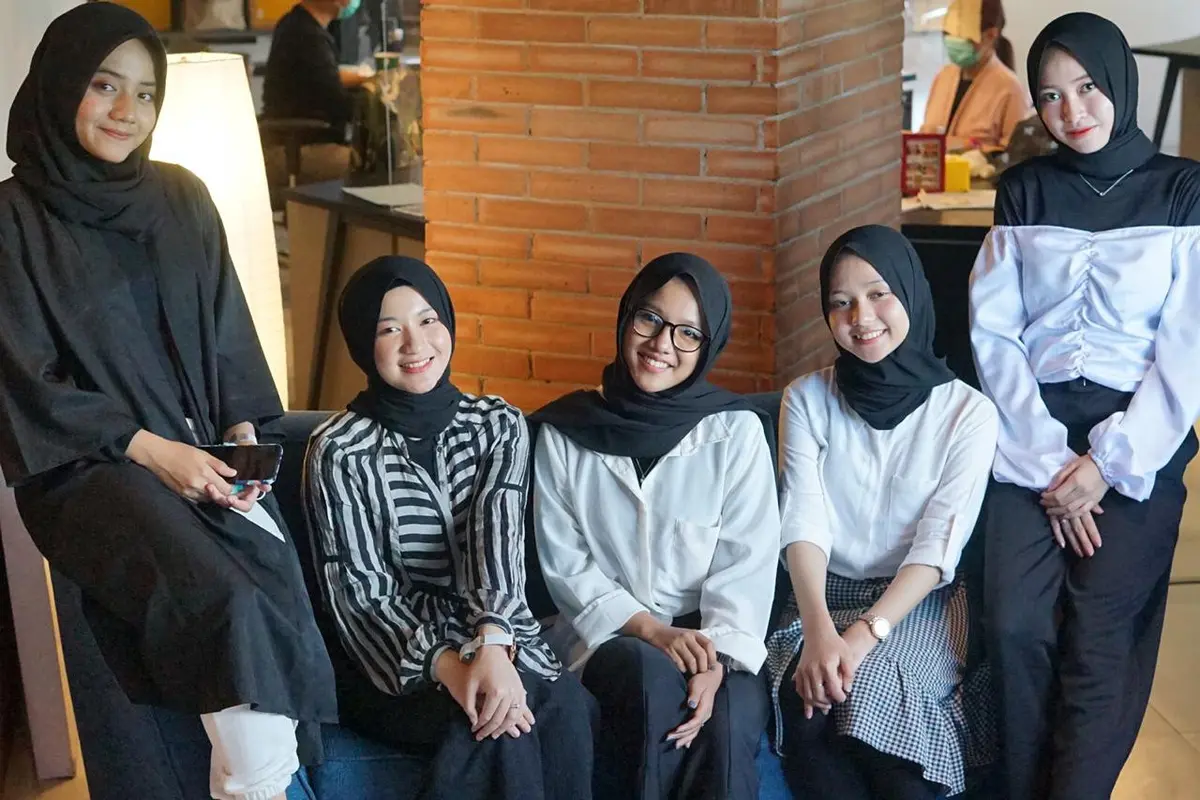 Putih Abu-Abu