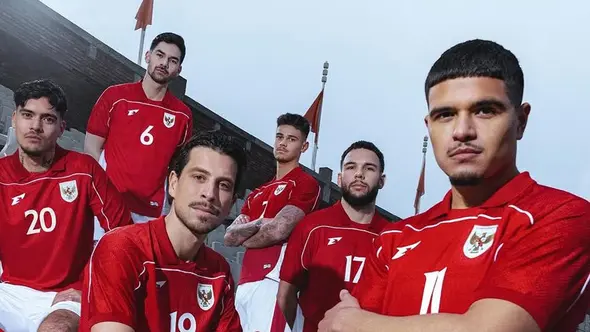 <p>Timnas Indonesia berpose dengan jersey baru buatan Erspo (c) Dok. ERSPO</p>