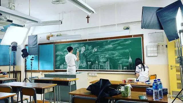 15 Gambar Anak Sekolah di Papan Tulis Pakai Kapur Ini Menakjubkan