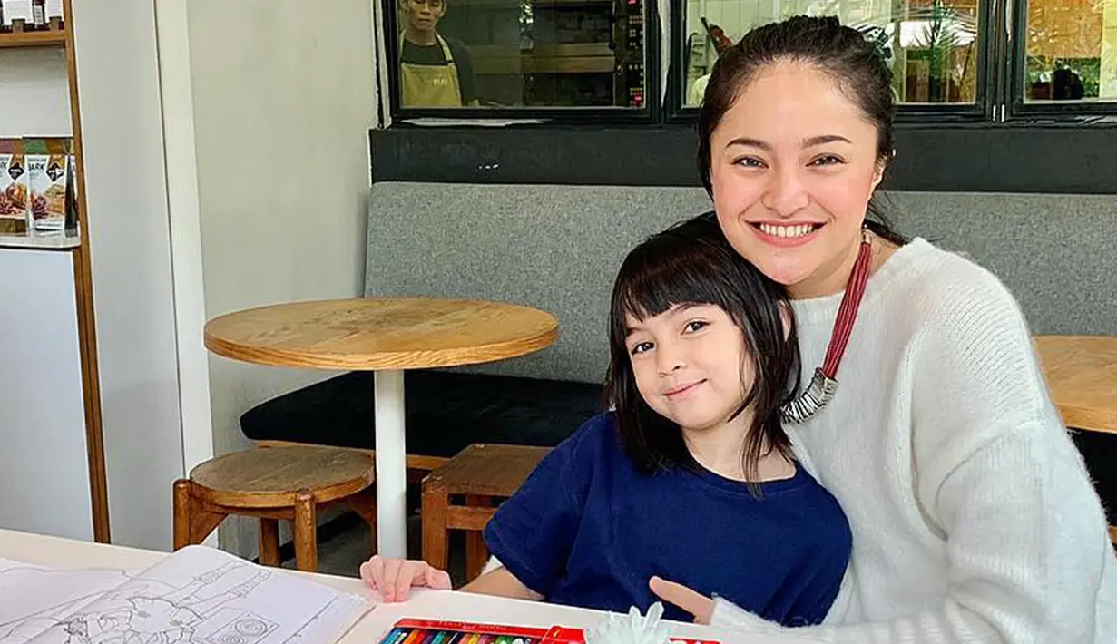 Marshanda kerap membagikan momen kasih sayangnya pada Sienna di akun media sosial pribadinya. (Liputan6.com/IG/@marshanda99)