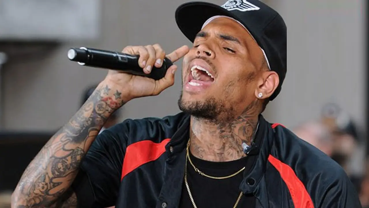 chris-brown-131101b.jpg
