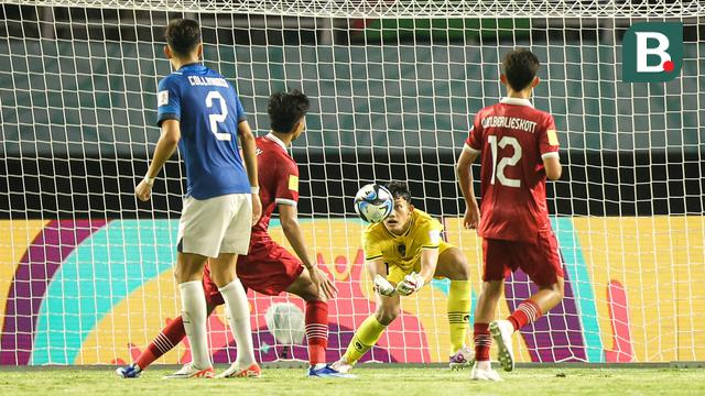 Foto: 10 Aksi Kiper Terbaik saat Menyelamatkan Gawang dari Kebobolan di Piala Dunia U-17 2023