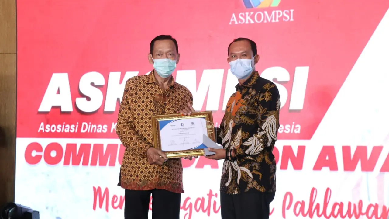 Wako Palembang Satu-Satunya Penerima Communication Award 2020 Kategori Dedikasi