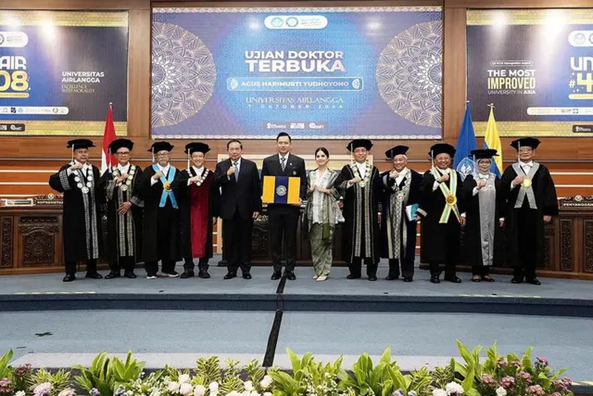 7 Potret AHY Raih Gelar Doktor di Unair, Rektor: Bukan Doktor Universal Studio