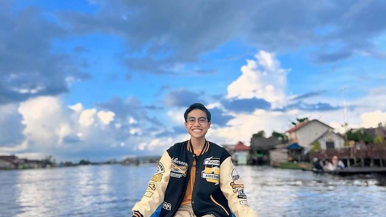 Sedang Naik Perahu di Pangkalan Bun