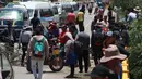 Blokade jalan telah berlangsung hampir sepekan, dikabarkan dua warga sipil tewas dan 11 polisi terluka. (FERNANDO CARTAGENA/AFP)