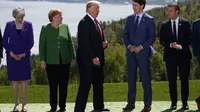 Suasana foto bersama para pemimpin G7 dalam KTT di Kanada. Donald Trump dikucilkan? (AP Photo/Evan Vucci))