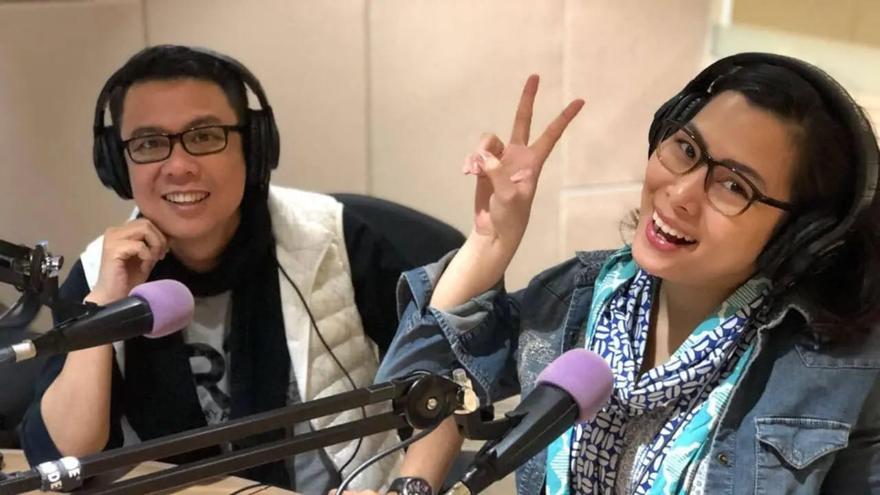 Anya Dwinov dan Hilbram Dunar (https://www.instagram.com/p/CXaS9dTv2fe/)