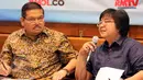 Menteri LHK, Siti Nurbaya (kanan) dan Ketua Komisi III DPD RI Parlindungan Purba saat dialog Forum Senator untuk Rakyat "Hutan Indonesia di Persimpangan Nawacita" di kawasan Cikini, Jakarta, Minggu (31/5/2015). (Liputan6.com/Helmi Afandi)