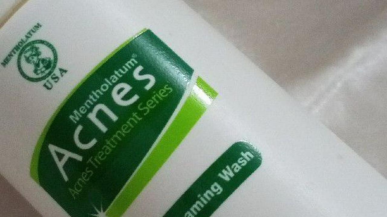 <b>Foaming Wash Acnes</b>