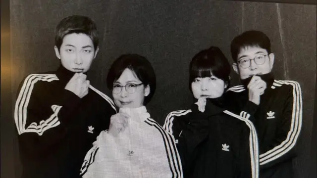 Gaya Sporty RM BTS Rilis Foto Keluarga. [@rkive]