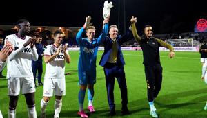 Persib Bandung dikabarkan punya kans menggaet kiper Belanda, Ronald Koeman Jr (dua dari kanan), pada musim panas mendatang. (Ed van de Pol / ANP / AFP)