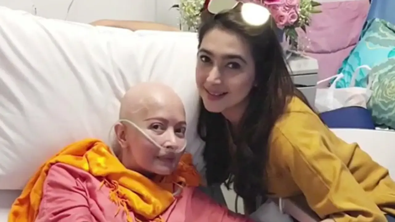 Yana Zein terlihat senang dijenguk Nabila Syakieb (Foto: Instagram) 