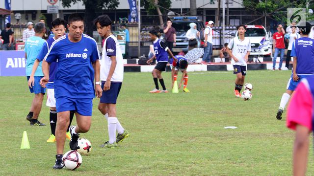 Eks Striker Bayern Muenchen Gelar Coaching Clinic di Jakarta