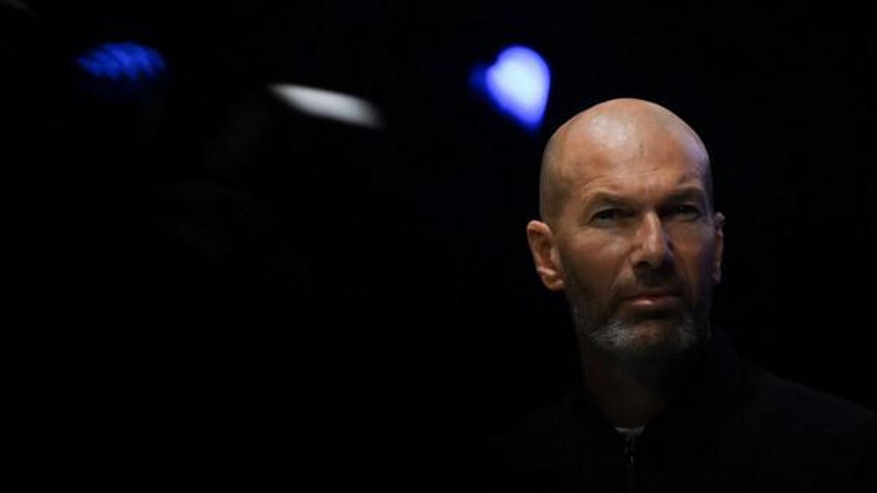 Krisis di Liverpool Bertambah Parah, Nama Zinedine Zidane Mulai Mencuat