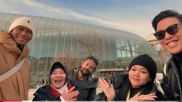 Yura Yunita dan Donne Maula terbang ke Eropa bersama keluarga (YT Yura Yunita)