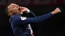 5. Kylian Mbappe (33,8 juta dolar) - Mbappe memperoleh 33,8 juta dolar dari 20,8 juta dolar gaji serta 13 juta dolar berasal dari iklan. (AFP/Franck Fife)