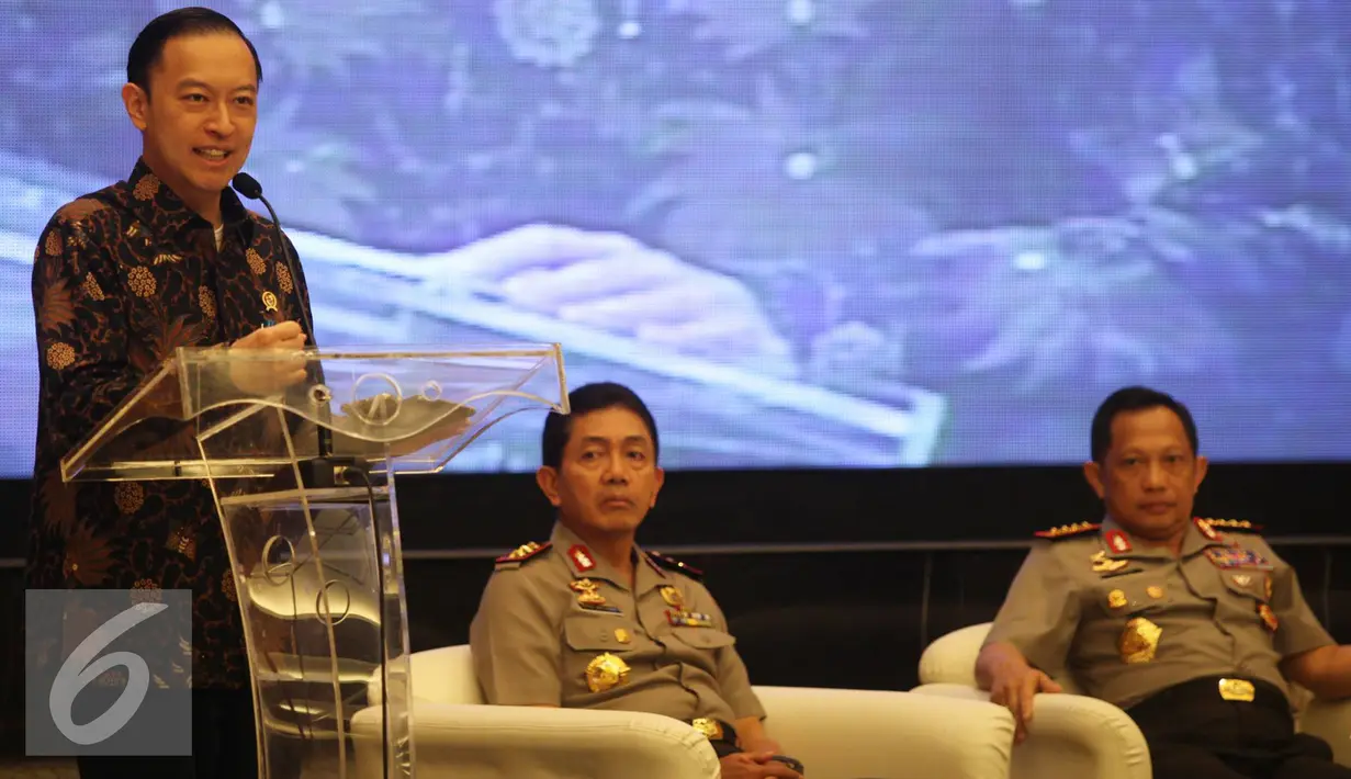 Kepala BKPM Thomas Lembong menyampaikan pemaparan saat acara penandatanganan kerjasama antara BKPM dengan Polri di Jakarta, Senin (19/9). Acara bertema 'Jaminan Keamanan Berinvestasi'. (Liputan6.com/Immanuel Antonius)