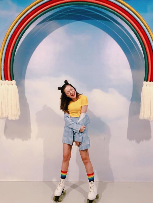 FOTO Pose OOTD Korean Style ala Beby Tsabina Foto