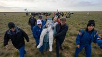 Astronot NASA Don Pettit mendarat di wahana antariksa Soyuz MS-26 mereka di dekat Kota Zhezkazgan, Kazakhstan pada 19 April 2025 (20 April waktu Kazakhstan). (NASA/Bill Ingalls)