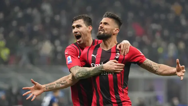 FOTO: Olivier Giroud Bawa AC Milan Taklukkan Inter Milan di San Siro