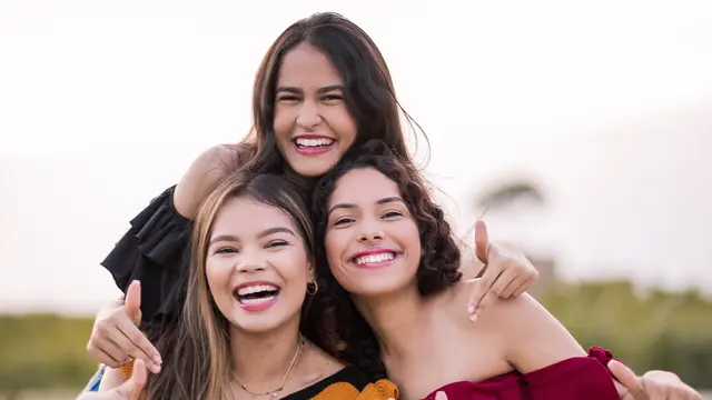 zodiak sahabat perempuan