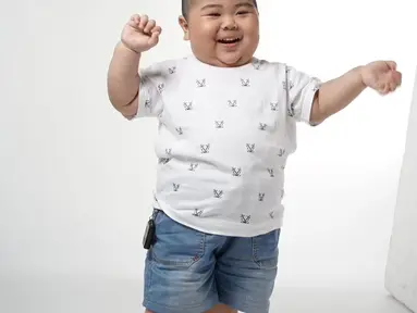 Masih ingat dengan wajah anak satu ini? Baby Tatan menjadi viral di media sosial karena berbagai tingkah lakunya. (FOTO: instagram.com/jrsugianto/)