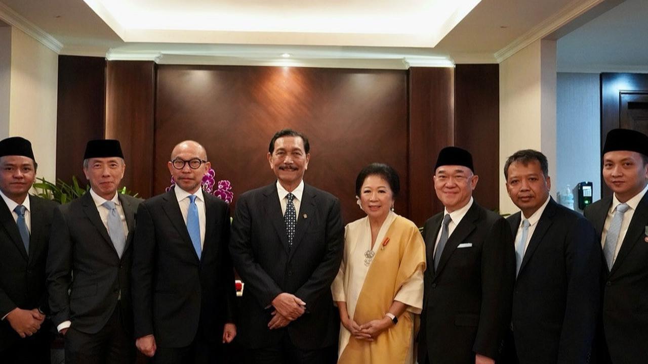 Potret Luhut dengan para Wakil Ketua & Anggota Dewan Ekonomi Nasional, Ada Sosok Wanita Berpengalaman di Bank Dunia
