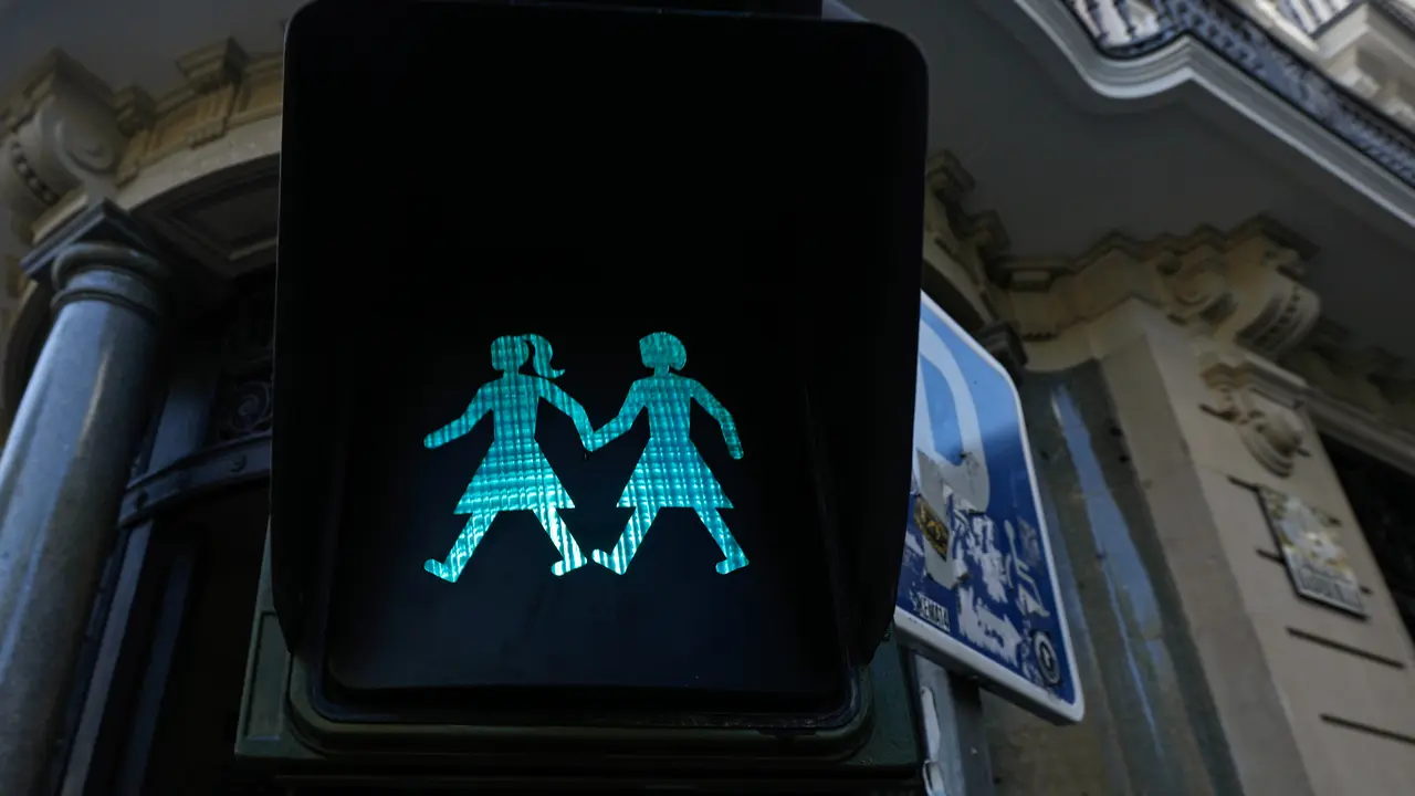20170605-Lampu Lalu Lintas dengan Lambang LGBT-AFP