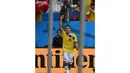 Gelandang Kolombia, Juan Fernando Quintero, merayakan golnya ke gawang Pantai Gading saat berlaga di penyisihan Piala Dunia 2014 Grup C di Stadion National Mane Garrincha, Brasil, (19/6/2014). (AFP PHOTO/Eitan Abramovich) 