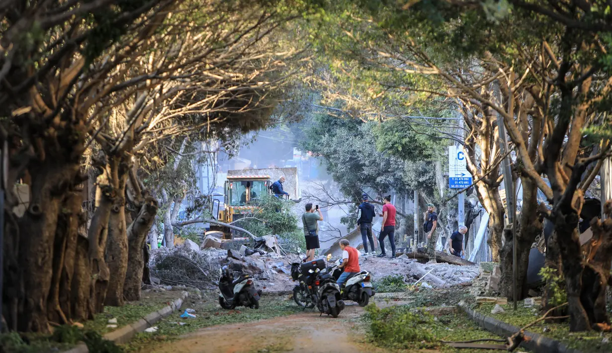 Serangan Israel menargetkan berbagai lokasi di Lebanon, terutama di ibu kota Beirut, dan pinggiran selatannya. (Foto oleh AFP)