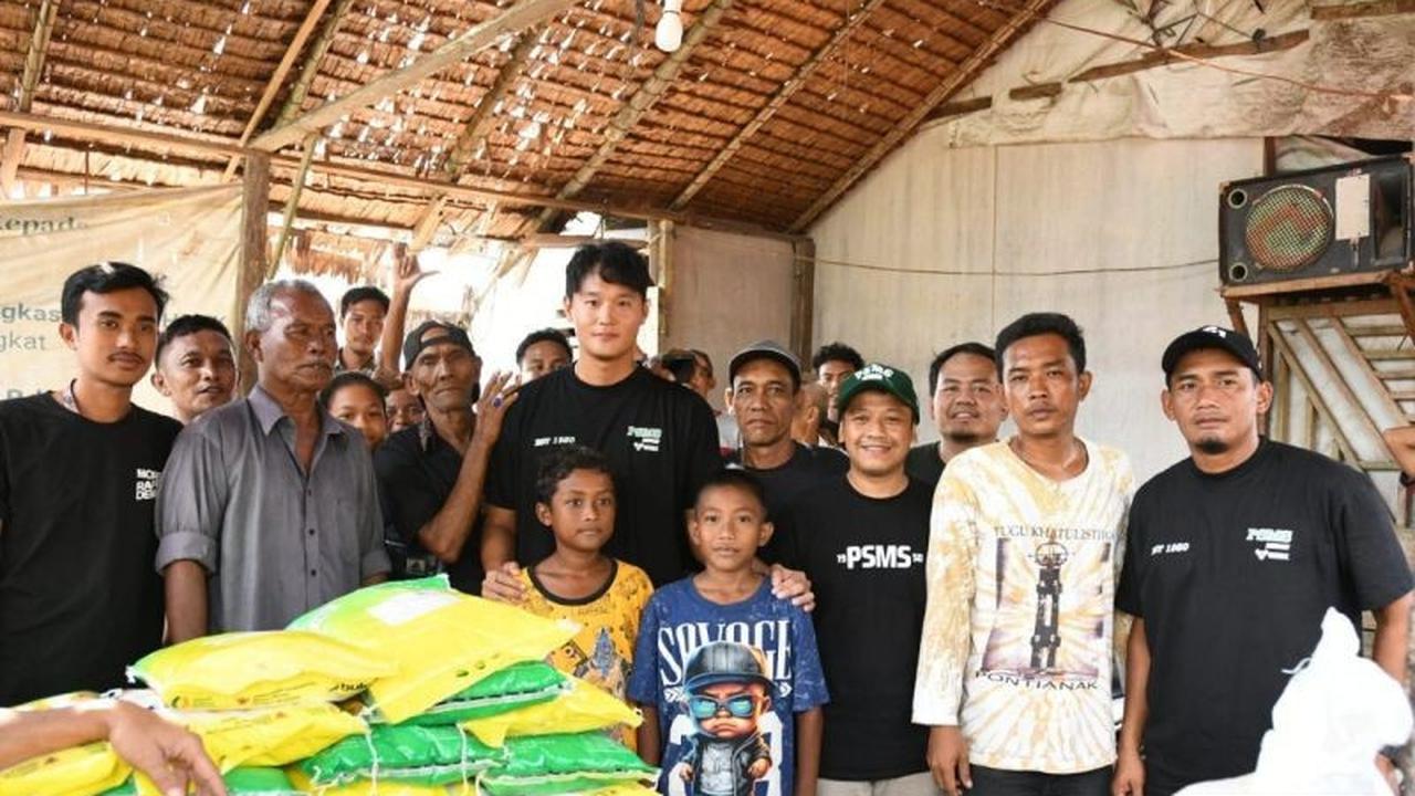 PSMS Medan Salurkan Bantuan Kemanusiaan untuk Korban Banjir Langkat