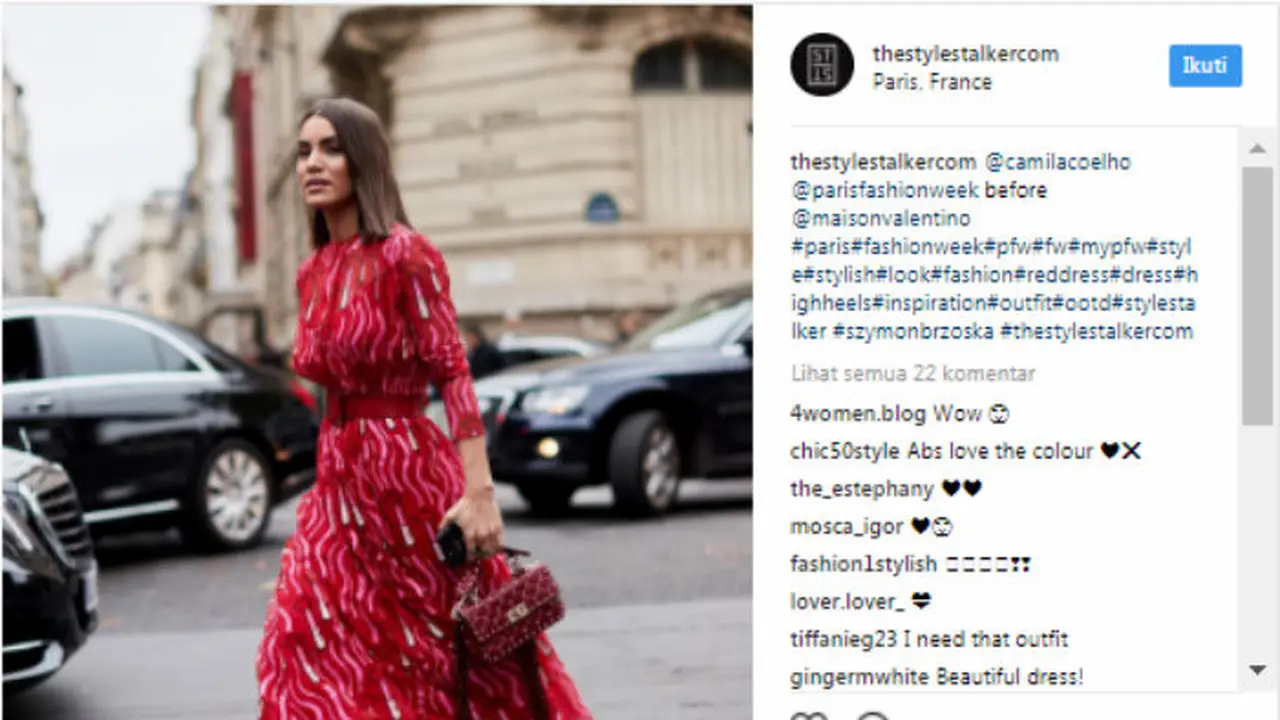 Warna merah ternyata mampu membuat penampilan Anda terlihat lebih hidup dan cerah.