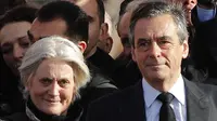 Francois Fillon dan istri Penelope (Christophe Ena/AP)