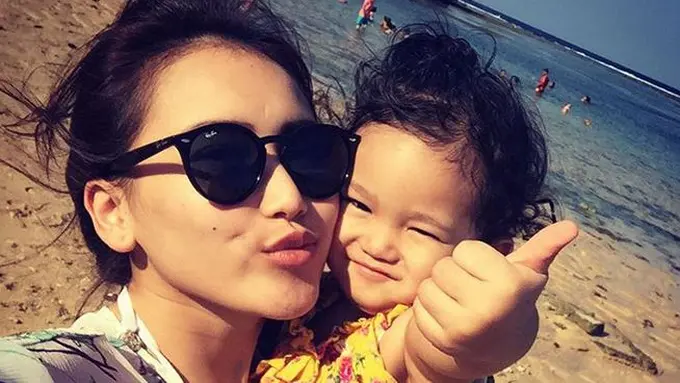 Ayu Ting Ting dan Bilqis Khumairah Razak