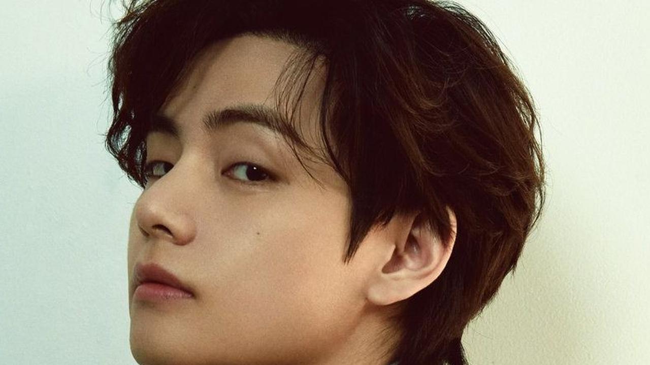 Tak Hanya Cetak Sejarah Hanteo, Suara V BTS Juga Banjir Pujian di Lagu Terbaru, Yuk Dengerin 7 Lagu Terbaiknya
