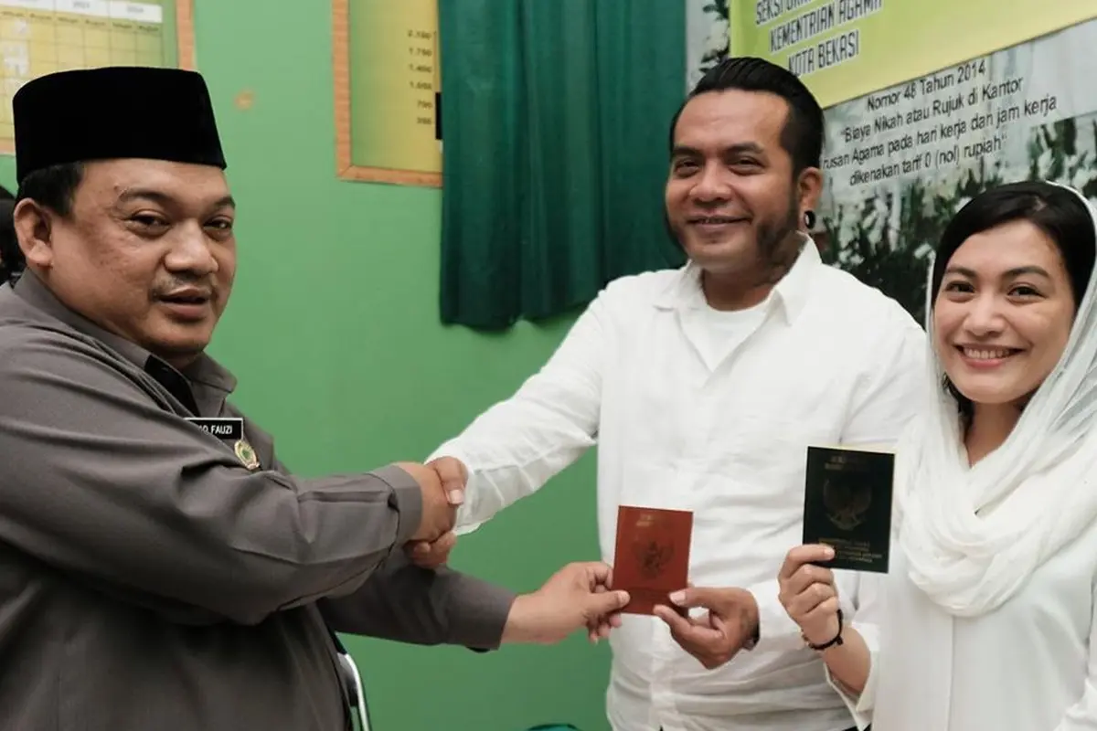7 Potret Shara Sulthana, Istri Kedua Erix Soekamti yang Menawan