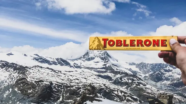 Ilustrasi cokelat Toblerone.