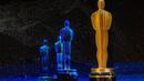 Sejumlah patung terlihat di di panggung Academy Awards atau Oscar 2019 di Hollywood, California, AS, Sabtu (23/2). Sebelum saat ini, pelaksanaan Oscar tahun 1989 juga digelar tanpa pembawa acara. (Photo by Charles Sykes/Invision/AP)